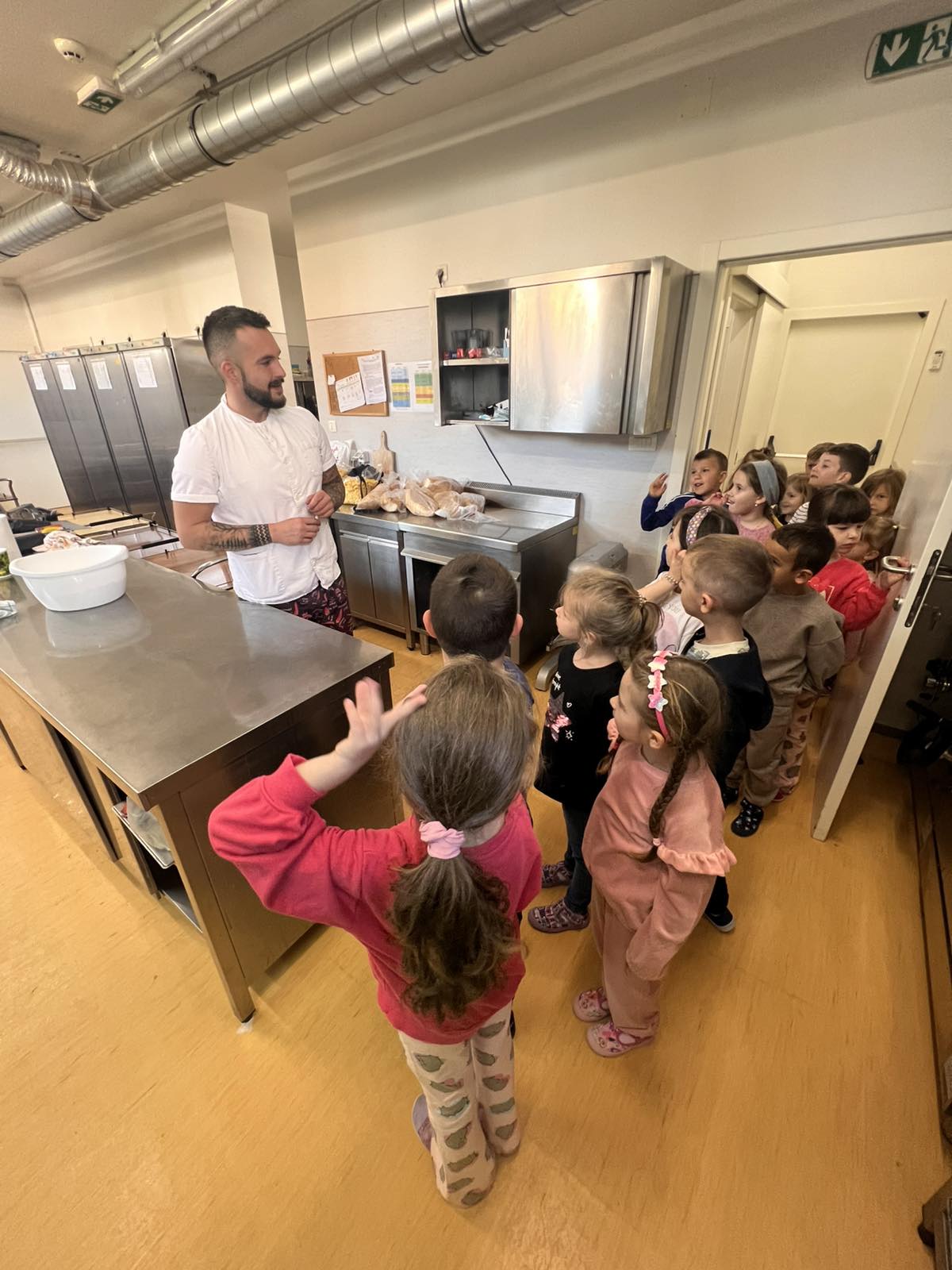 IMG 016cd773fbccbee14d85496439c21845 V